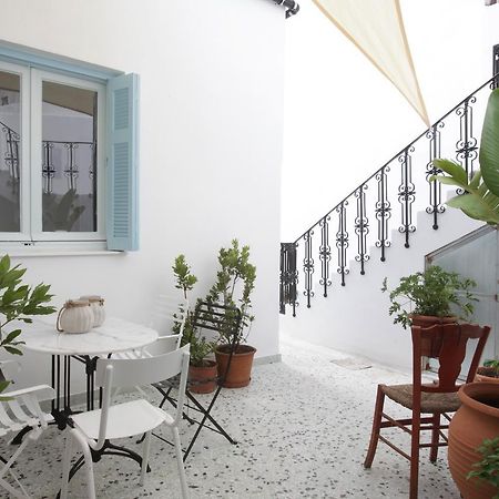 Live In Athens, Thiseio Historic House Экстерьер фото