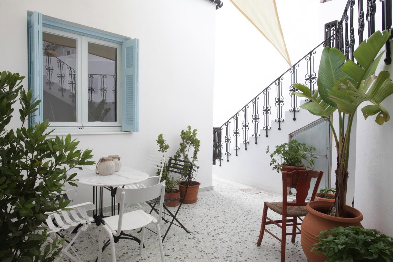 Live In Athens, Thiseio Historic House Экстерьер фото