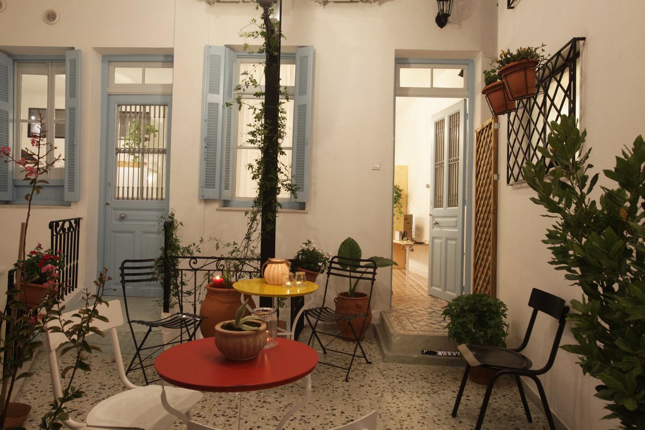 Live In Athens, Thiseio Historic House Экстерьер фото